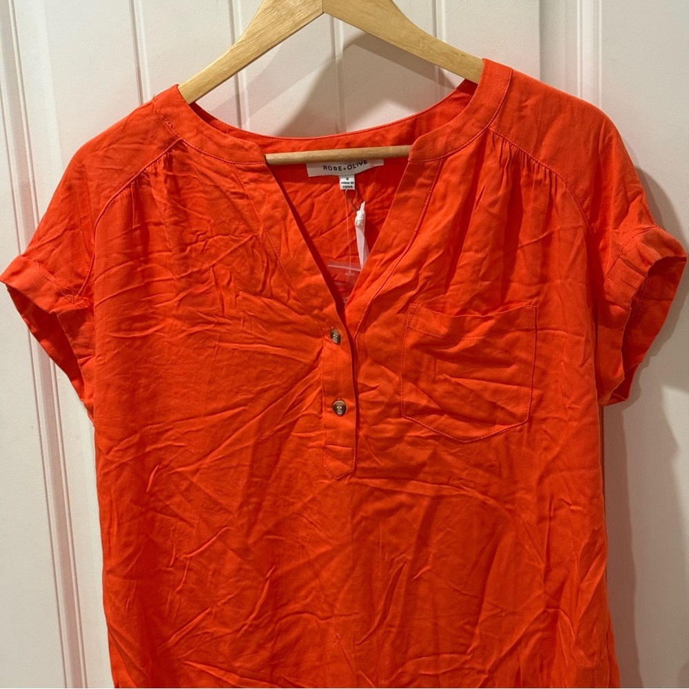 ROSE + OLIVE Orange Blouse Women’s Small Short Sleeve Lightweight Top NWT